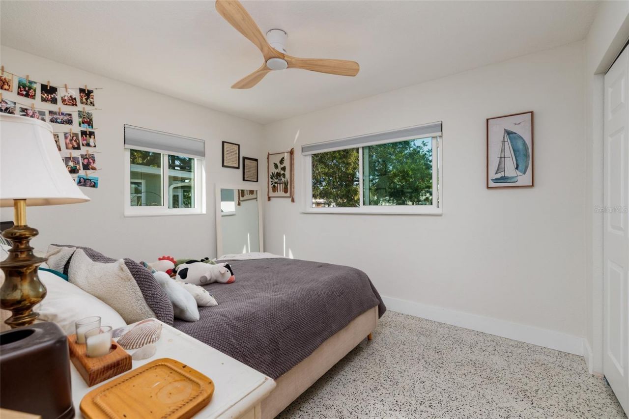 9298 Sun Isle Drive Ne, Saint Petersburg, FL 33702 Photo