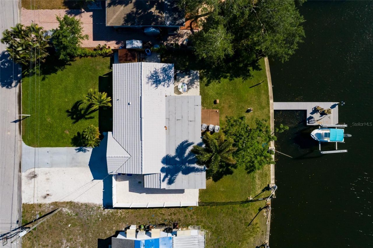 9298 Sun Isle Drive Ne, Saint Petersburg, FL 33702 Photo