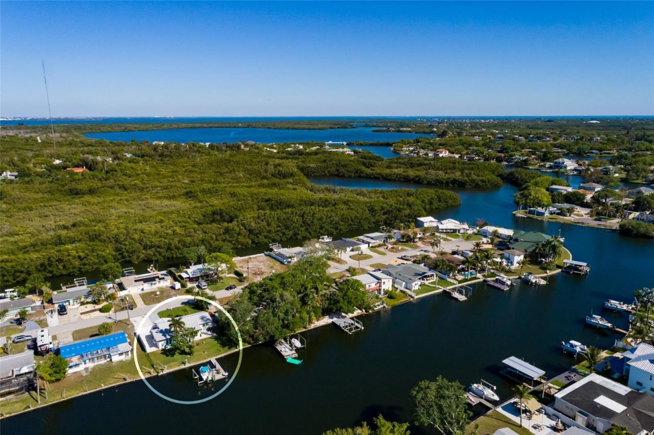 9298 Sun Isle Drive Ne, Saint Petersburg, FL 33702 Photo