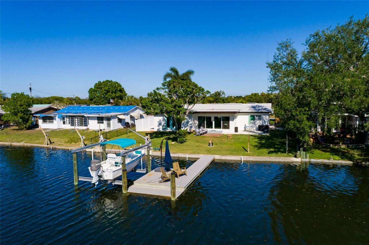 9298 Sun Isle Drive Ne, Saint Petersburg, FL 33702 Photo