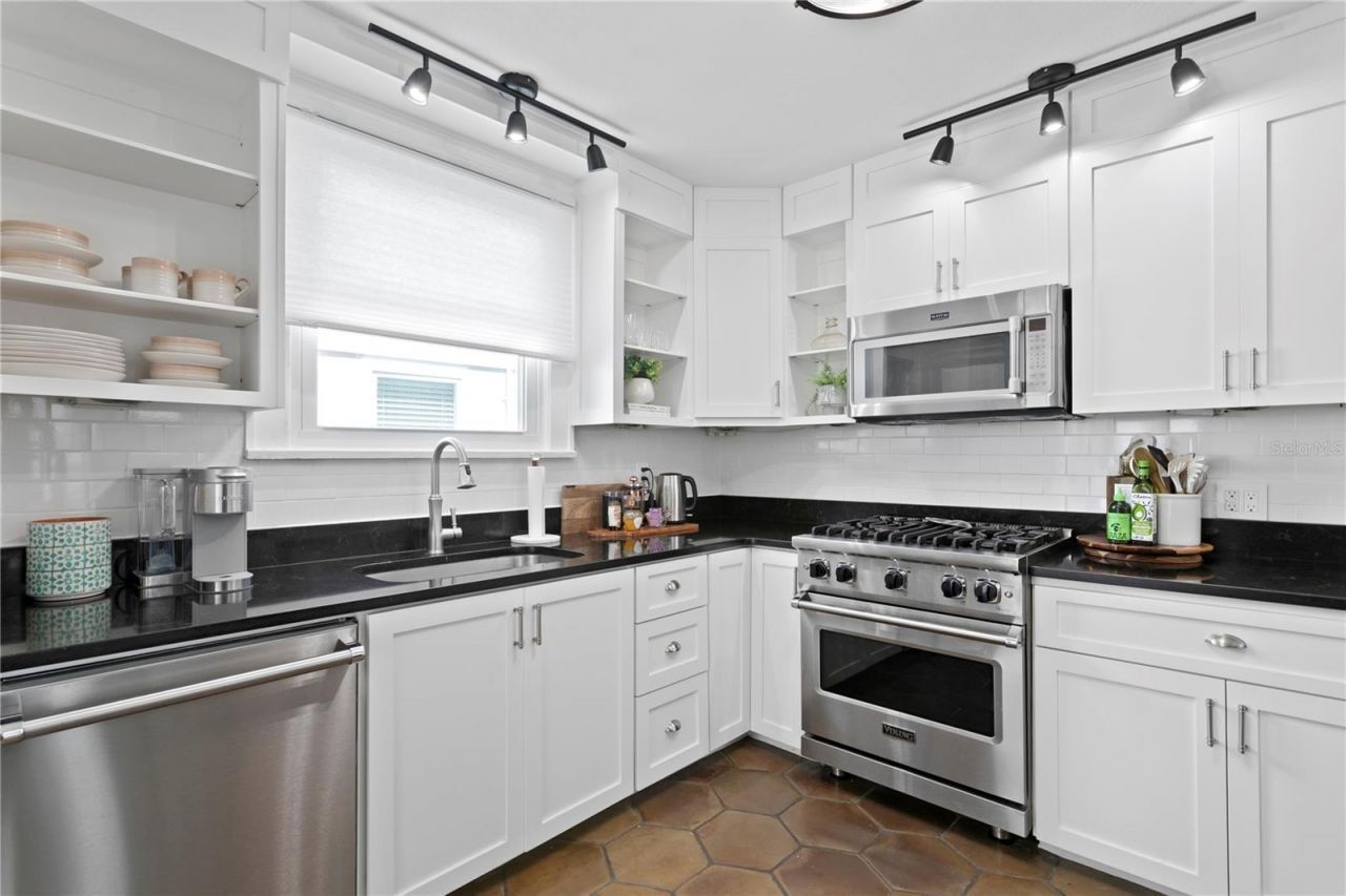 1140 Oak Street Ne, Saint Petersburg, FL 33701 Photo