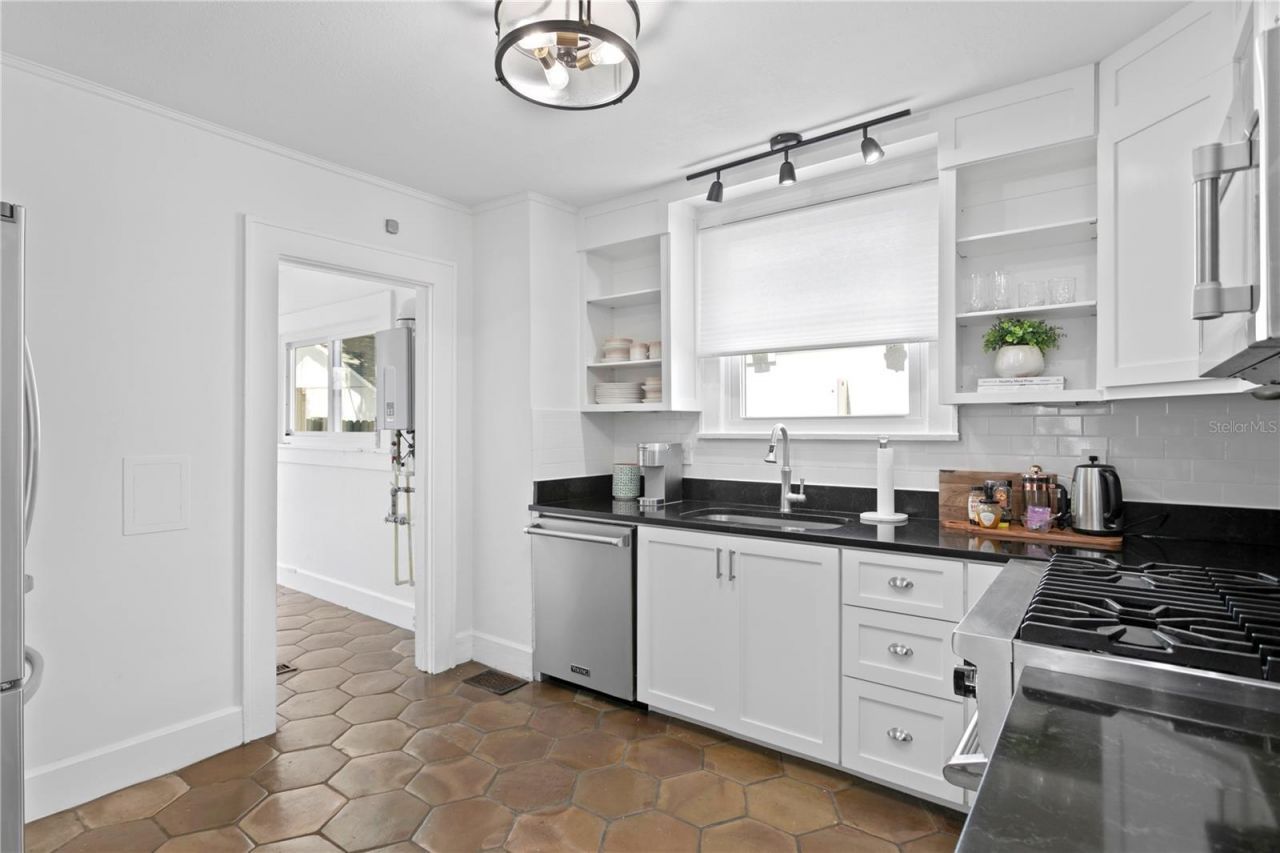 1140 Oak Street Ne, Saint Petersburg, FL 33701 Photo