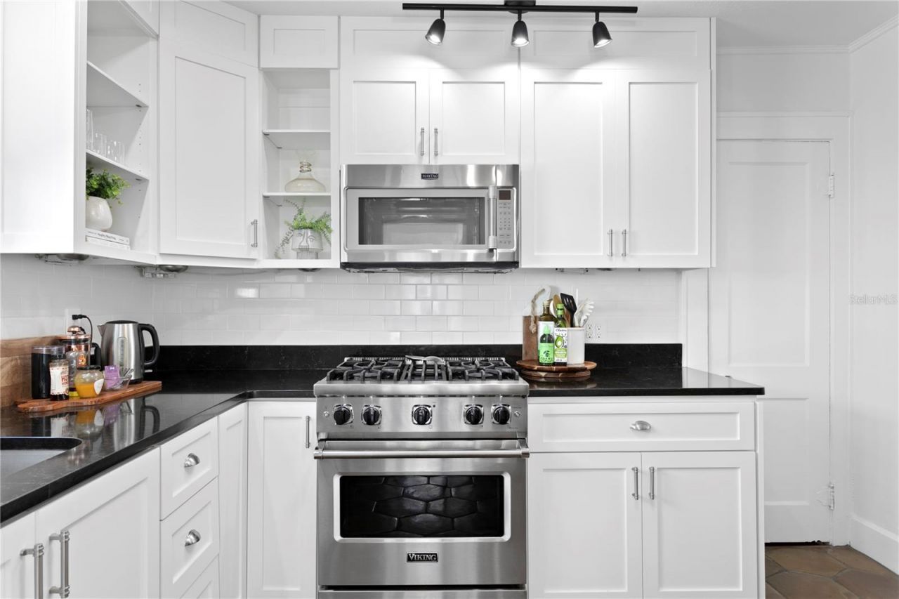 1140 Oak Street Ne, Saint Petersburg, FL 33701 Photo