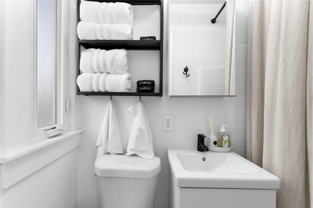 1140 Oak Street Ne, Saint Petersburg, FL 33701 Photo