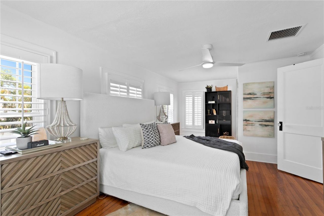 1140 Oak Street Ne, Saint Petersburg, FL 33701 Photo