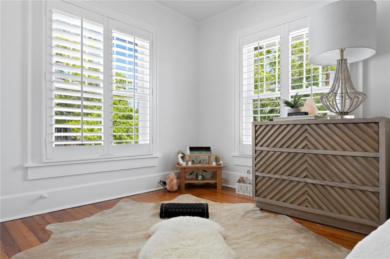 1140 Oak Street Ne, Saint Petersburg, FL 33701 Photo