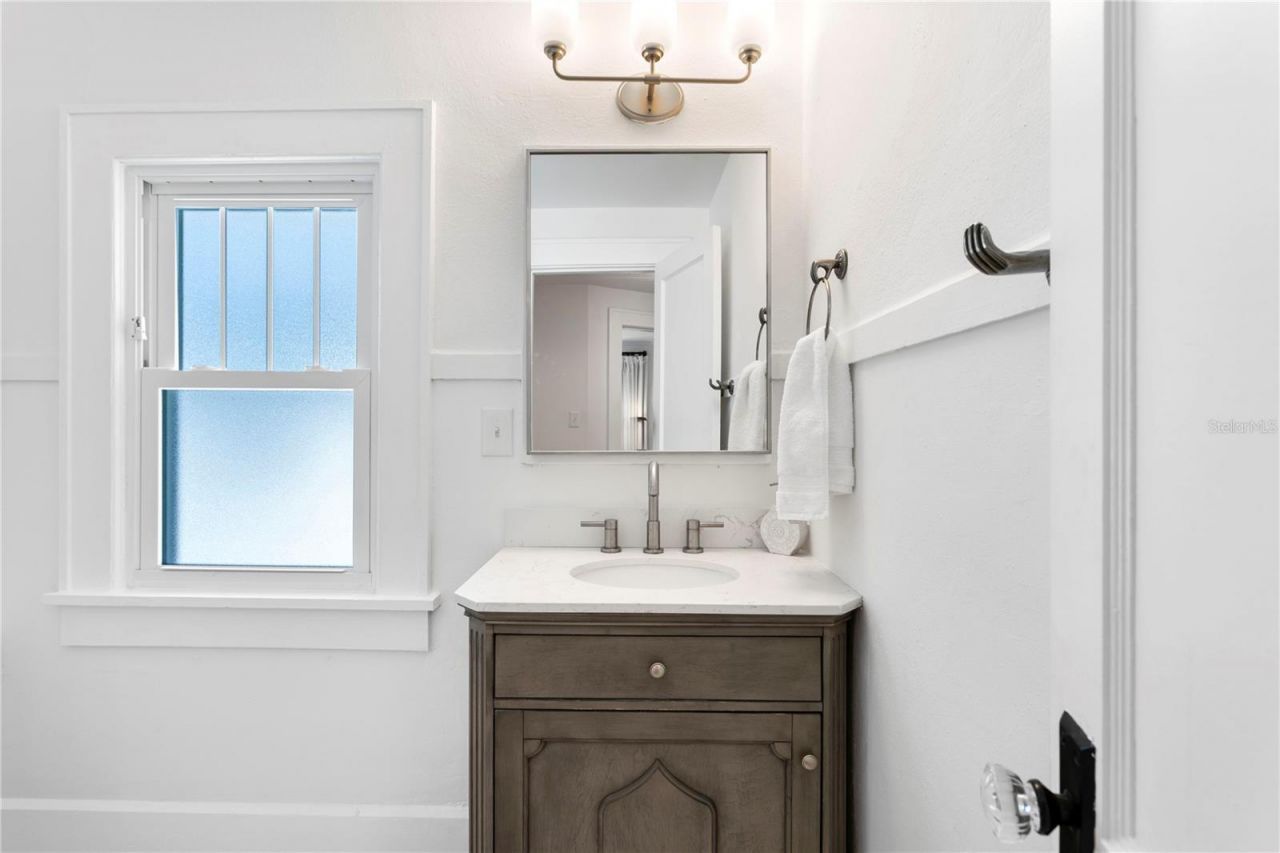 1140 Oak Street Ne, Saint Petersburg, FL 33701 Photo