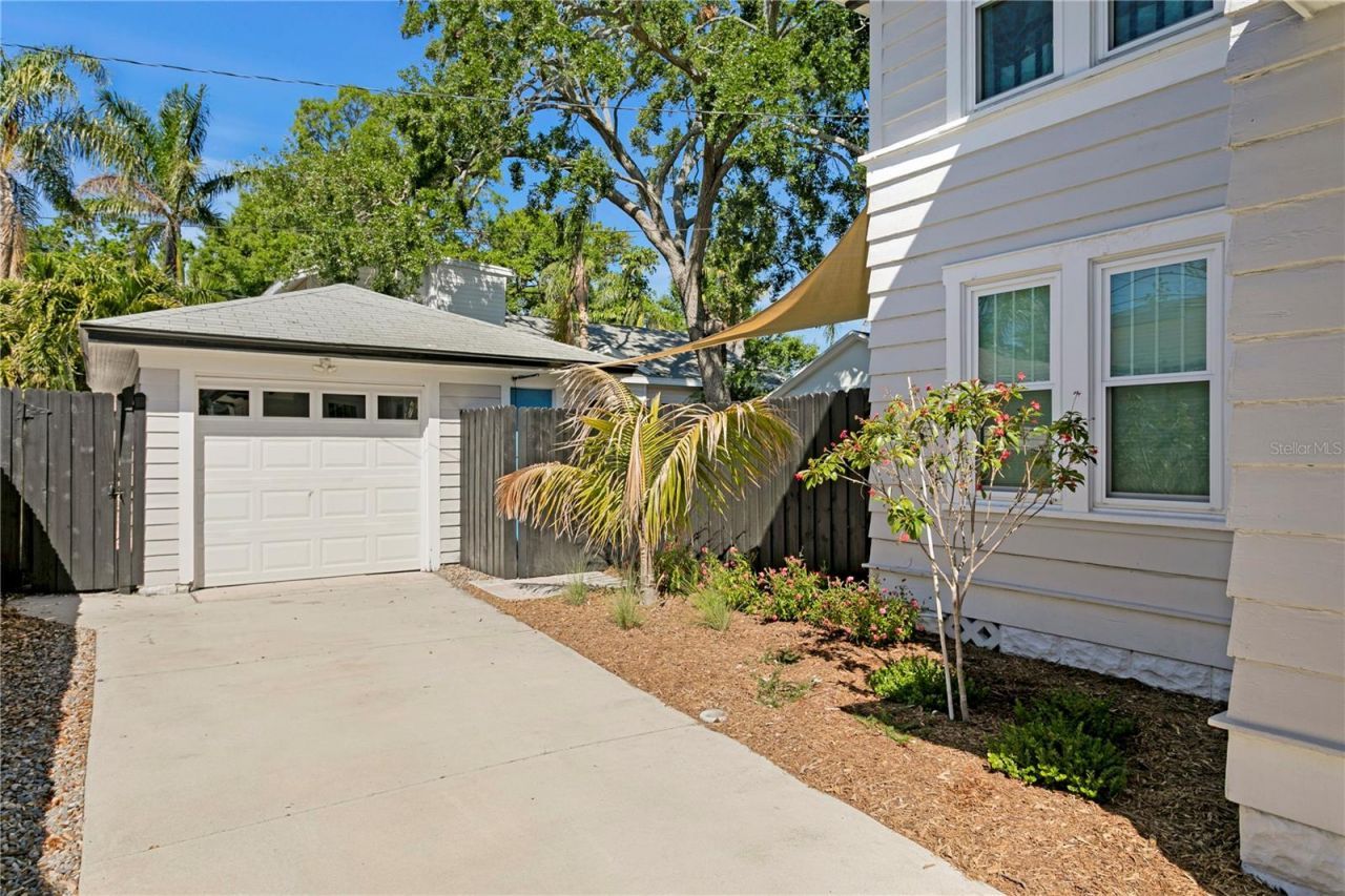 1140 Oak Street Ne, Saint Petersburg, FL 33701 Photo