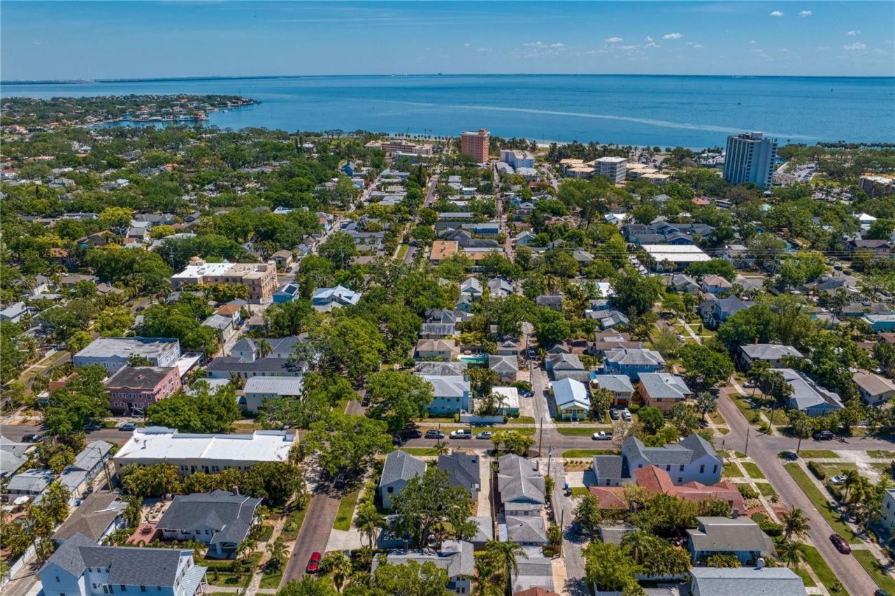 1140 Oak Street Ne, Saint Petersburg, FL 33701 Photo