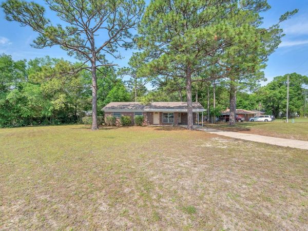 385 Lincoln Avenue, Valparaiso, FL 32580