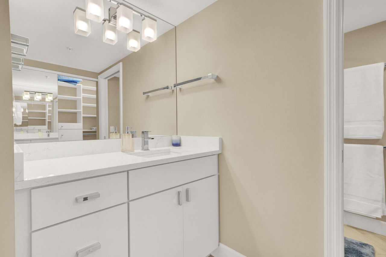 1001 Seafarer Circle, Unit 405, Jupiter, FL 33477 Photo