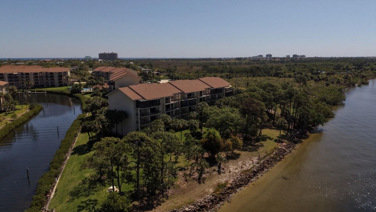 1001 Seafarer Circle, Unit 405, Jupiter, FL 33477 Photo