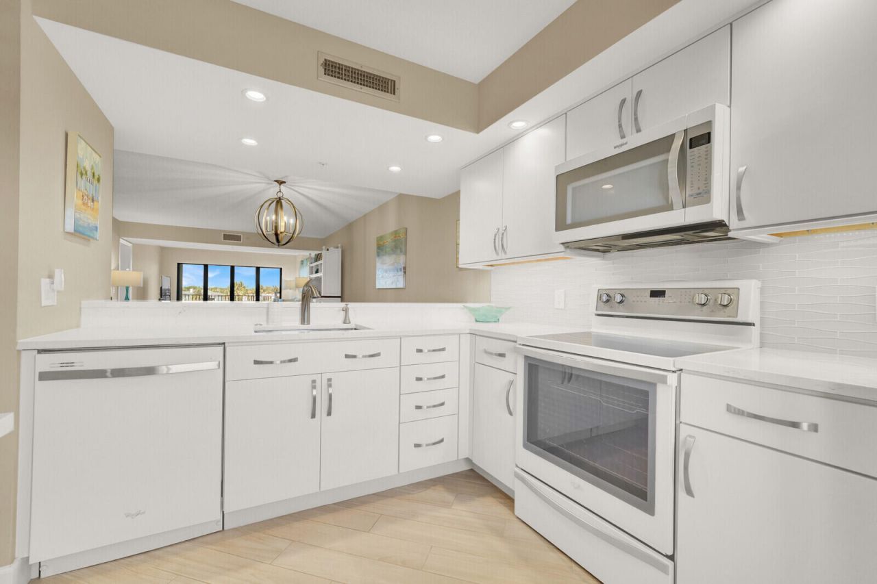 1001 Seafarer Circle, Unit 405, Jupiter, FL 33477 Photo