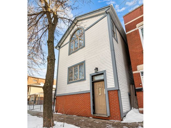 1927 W Ohio Street, Chicago, IL 60622
