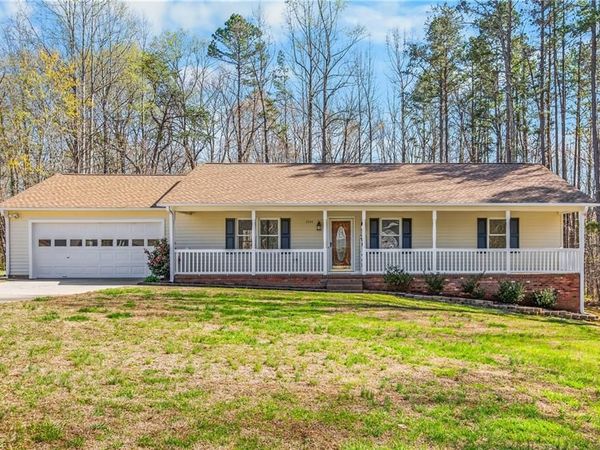 4044 Sundance Drive , Walnut Cove, NC 27052
