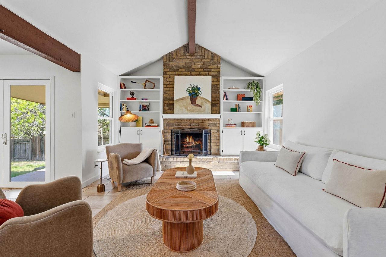 8100 Nottaway Cv, Austin, TX 78745 Main Photo