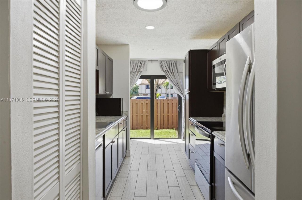 2950 NW 106th Ave , Unit 8, Sunrise, FL 33322 Photo