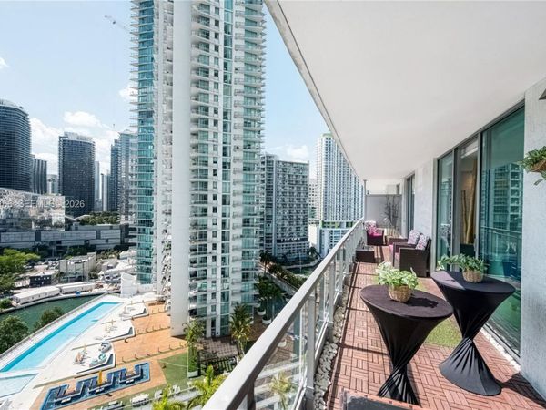 90 SW 3rd St, Unit 2116, Miami, FL 33130
