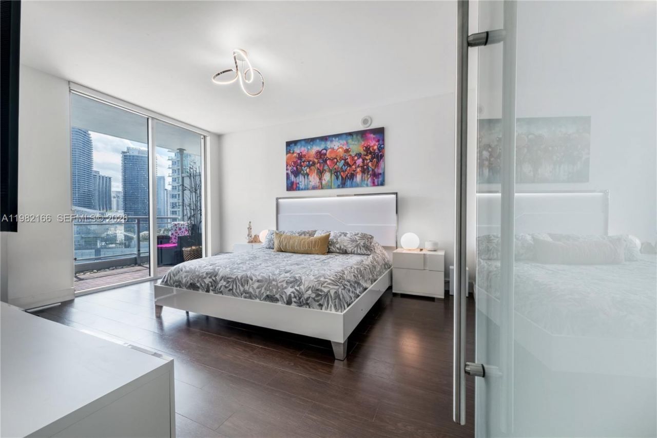 90 SW 3rd St, Unit 2116, Miami, FL 33130 Photo