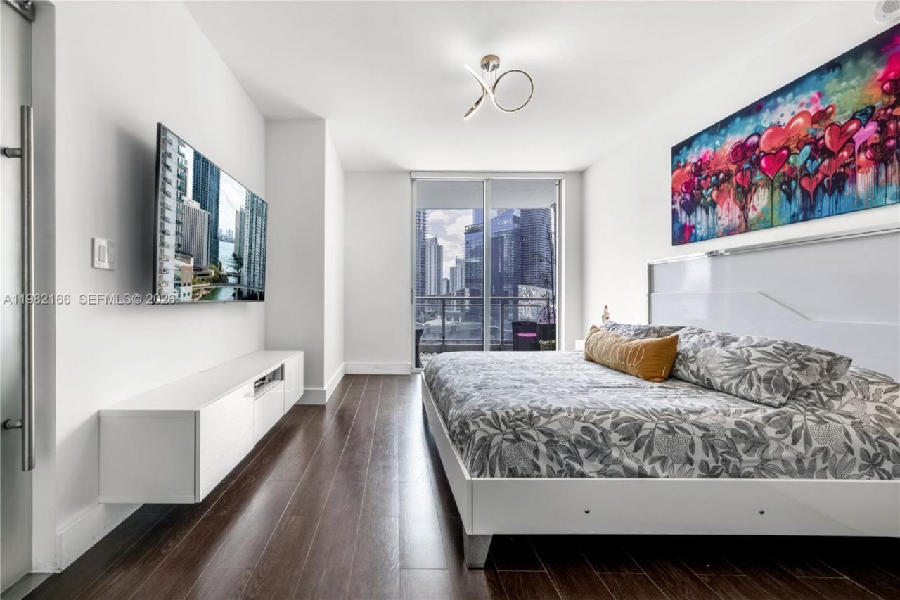 90 SW 3rd St, Unit 2116, Miami, FL 33130 Photo