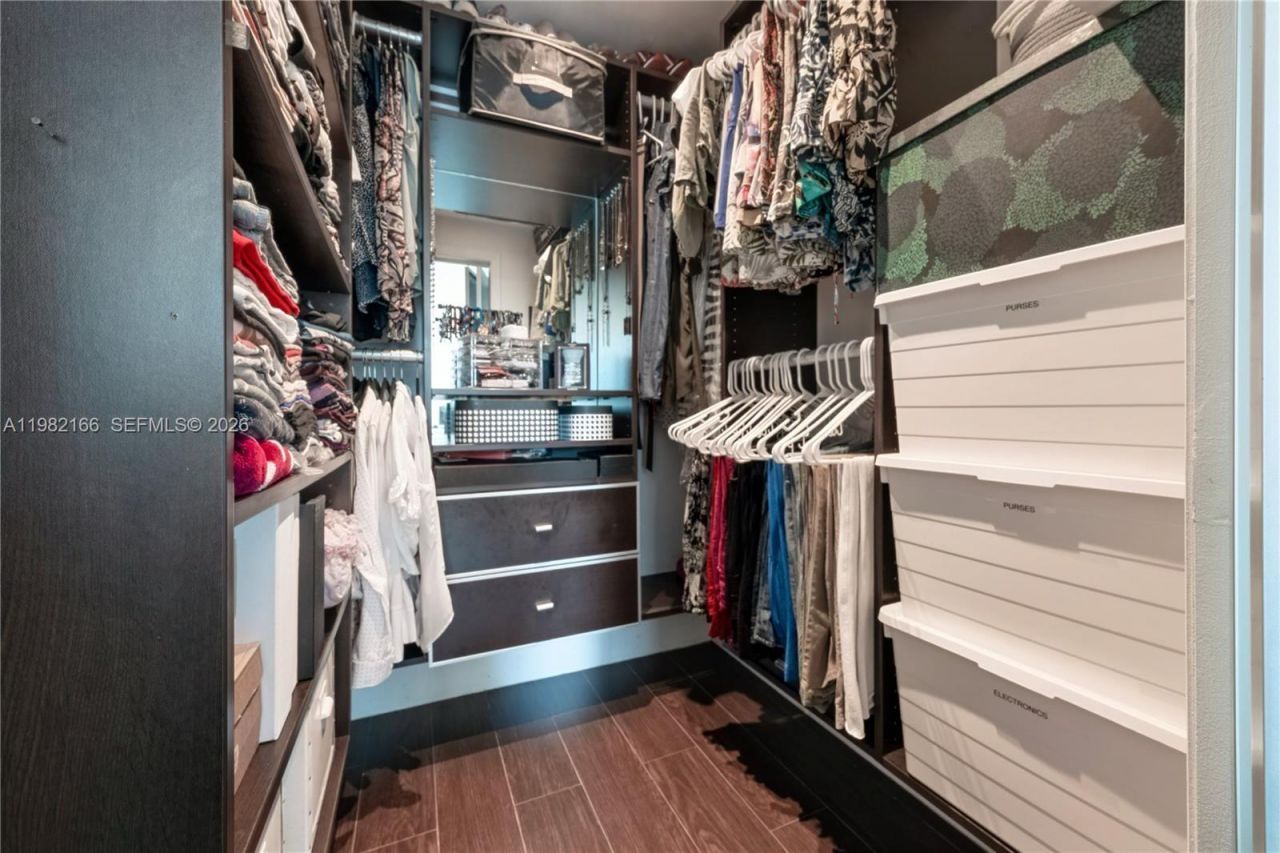 90 SW 3rd St, Unit 2116, Miami, FL 33130 Photo