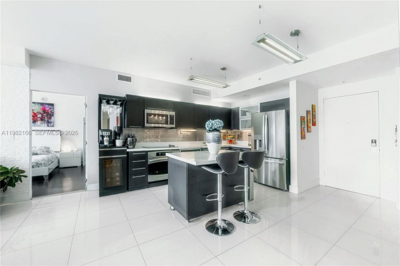 90 SW 3rd St, Unit 2116, Miami, FL 33130 Photo