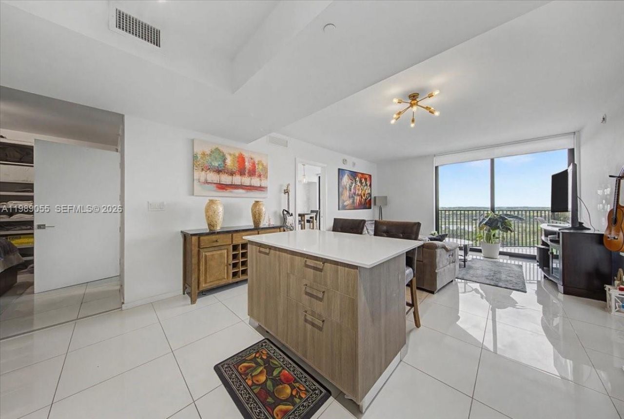 5252 NW 85th Ave, Unit 1410, Doral, FL 33166 Photo