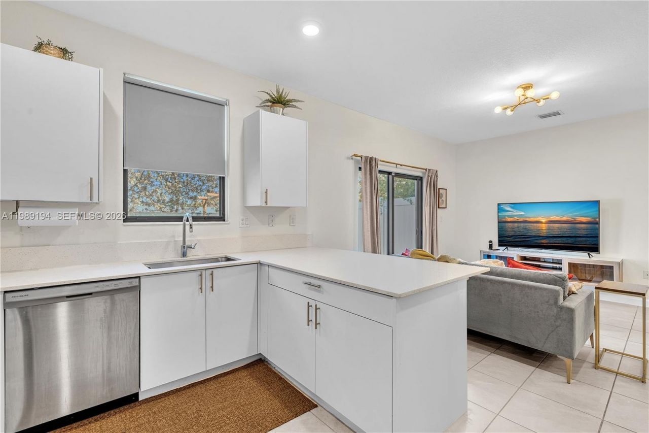 20433 NW 4th Ct , Miami Gardens, FL 33169 Photo