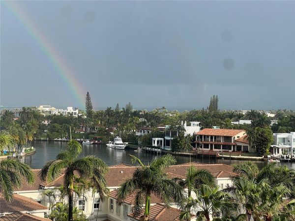 21050 Point Pl , Unit 702, Aventura, FL 33180