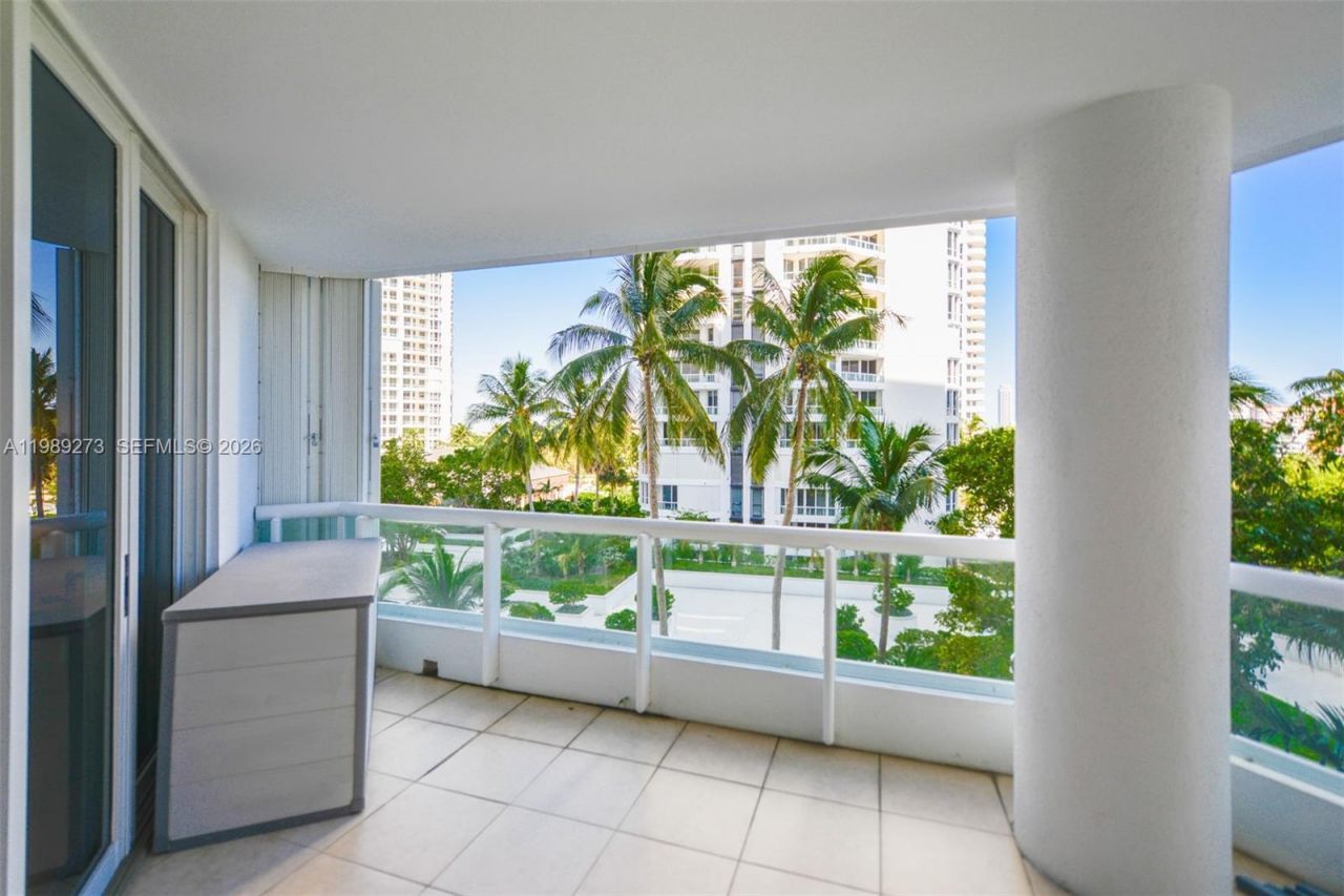 21050 Point Pl, Unit 702, Aventura, FL 33180 Photo