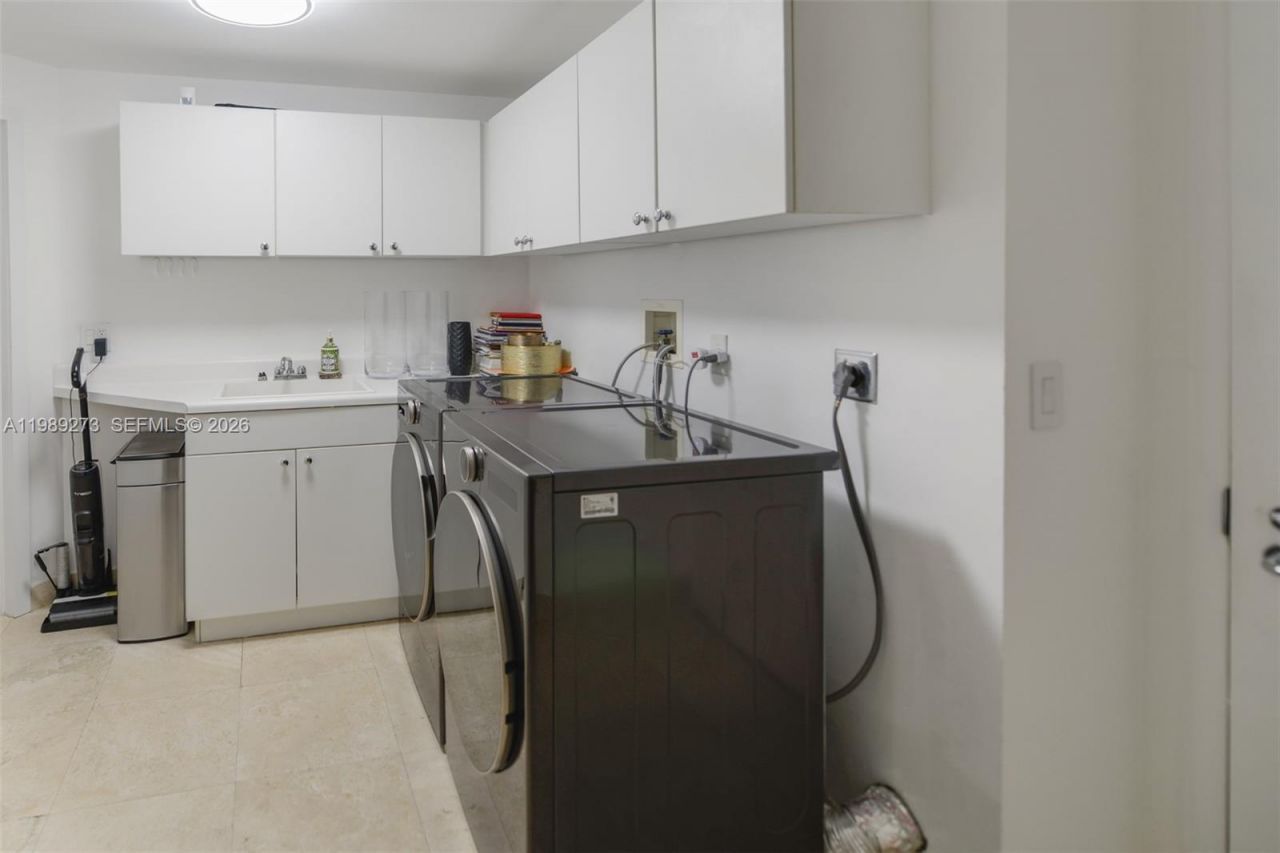 21050 Point Pl, Unit 702, Aventura, FL 33180 Photo