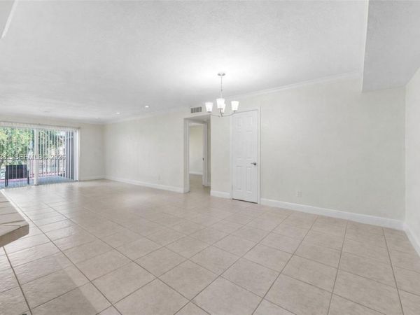 9437 SW 76th St , Unit V25, Miami, FL 33173