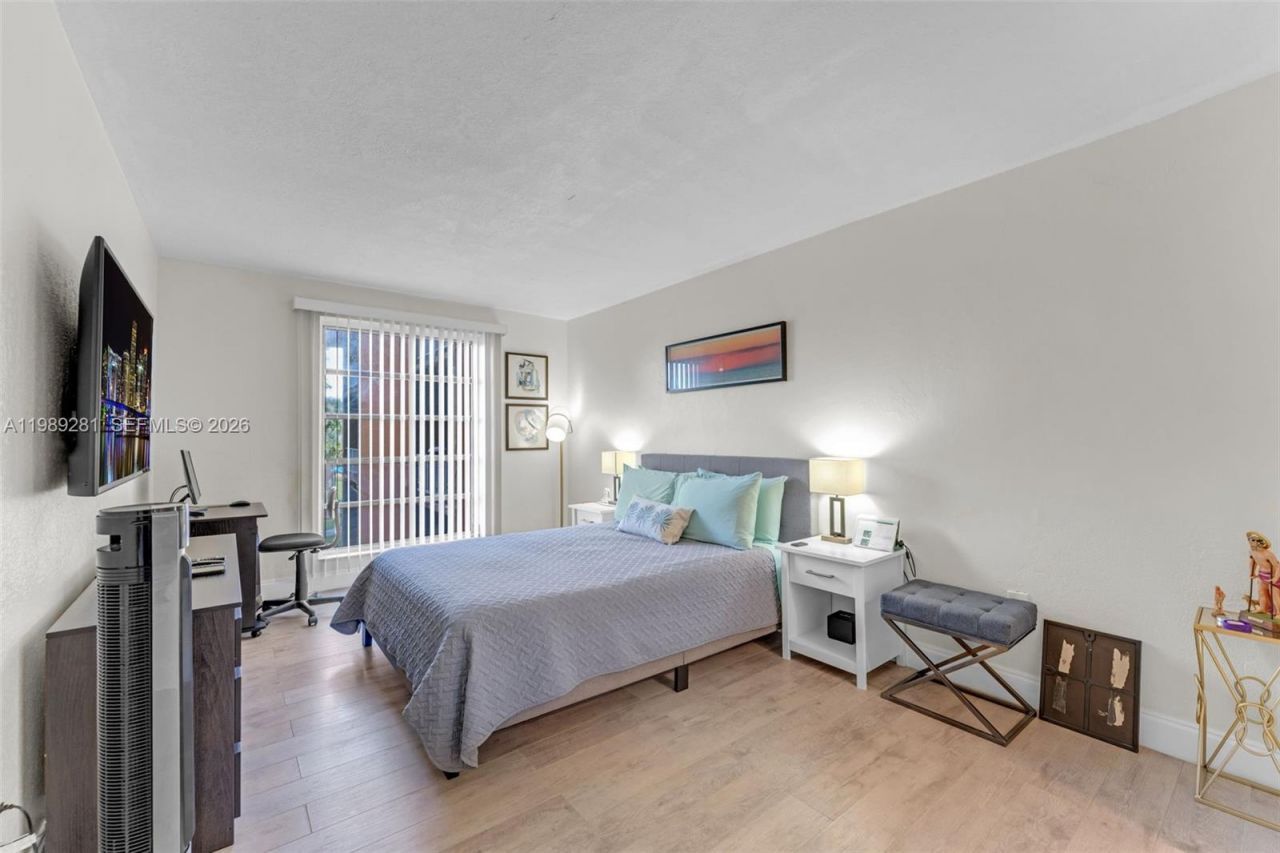 9437 SW 76th St , Unit V25, Miami, FL 33173 Photo