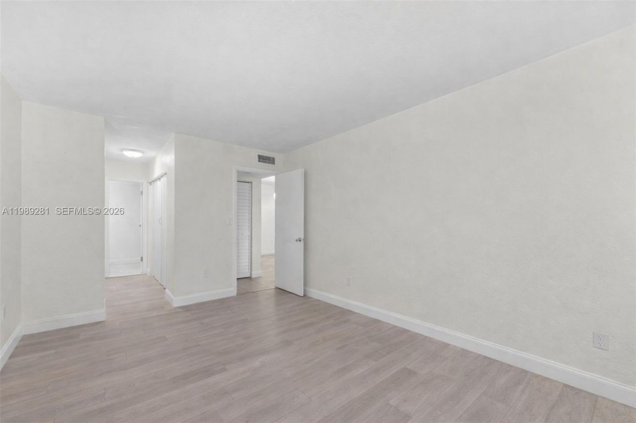 9437 SW 76th St , Unit V25, Miami, FL 33173 Photo