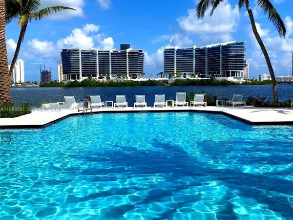 3255 NE 184th St, Unit 12509, Aventura, FL 33160