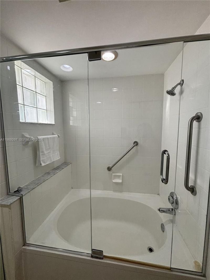 3255 NE 184th St, Unit 12509, Aventura, FL 33160 Photo