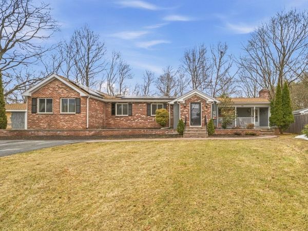 30 Glendale Ave, Uxbridge, MA 01569