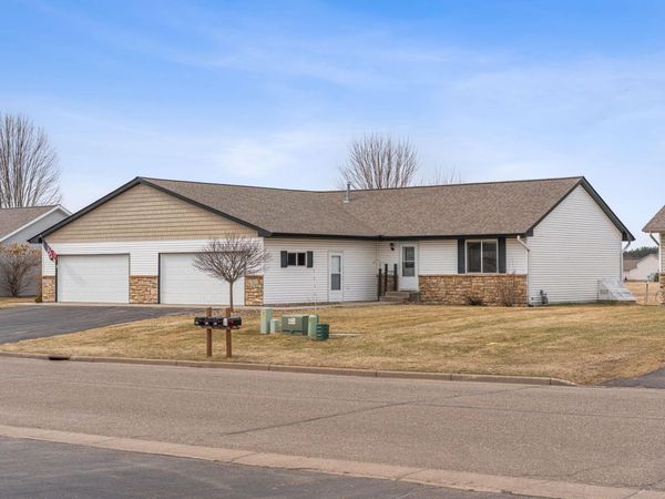 905 W Ridge Court, New Richmond, WI 54017