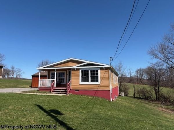 104 Clement Street, Terra Alta, WV 26764