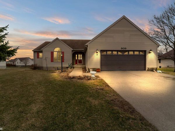 909 Michelle Road, Colo, IA 50056