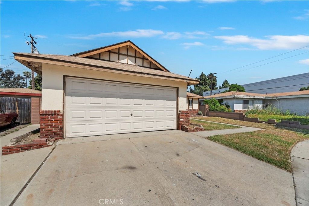 2871 E Tyler, Long Beach, CA 90810 Main Photo