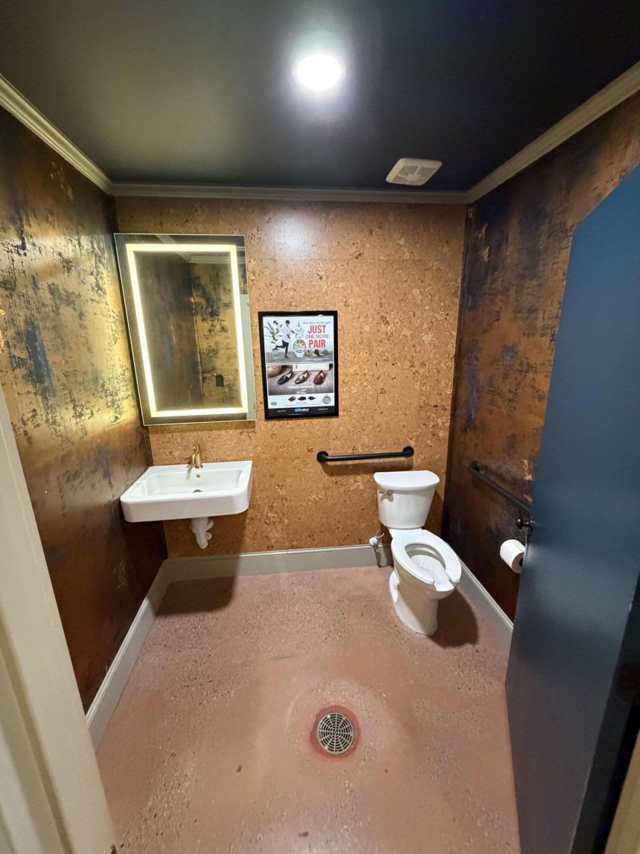 916 & 918 Front Street Photo 12