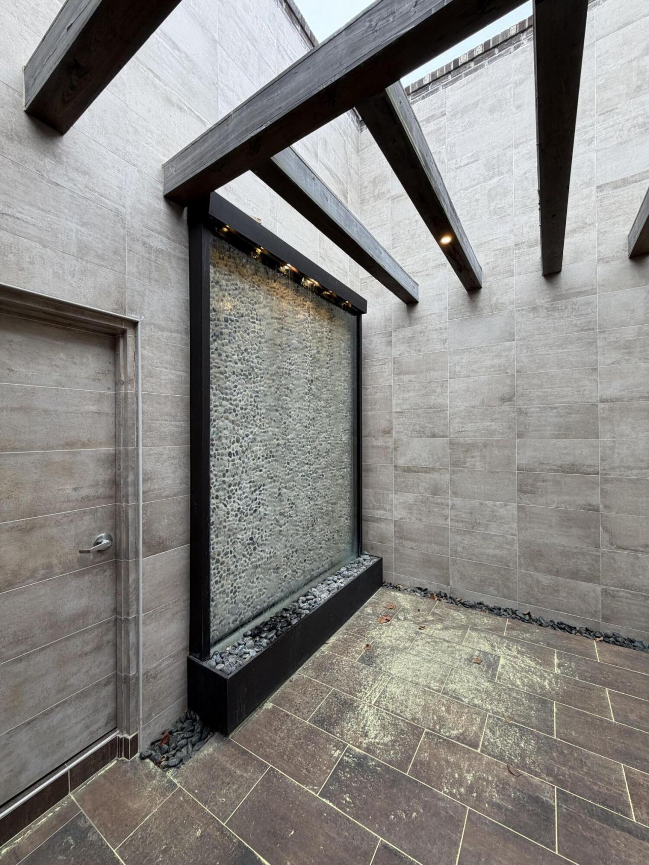 916 & 918 Front Street Photo 17