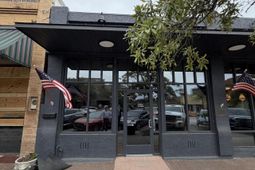 916 & 918 Front Street photo 4