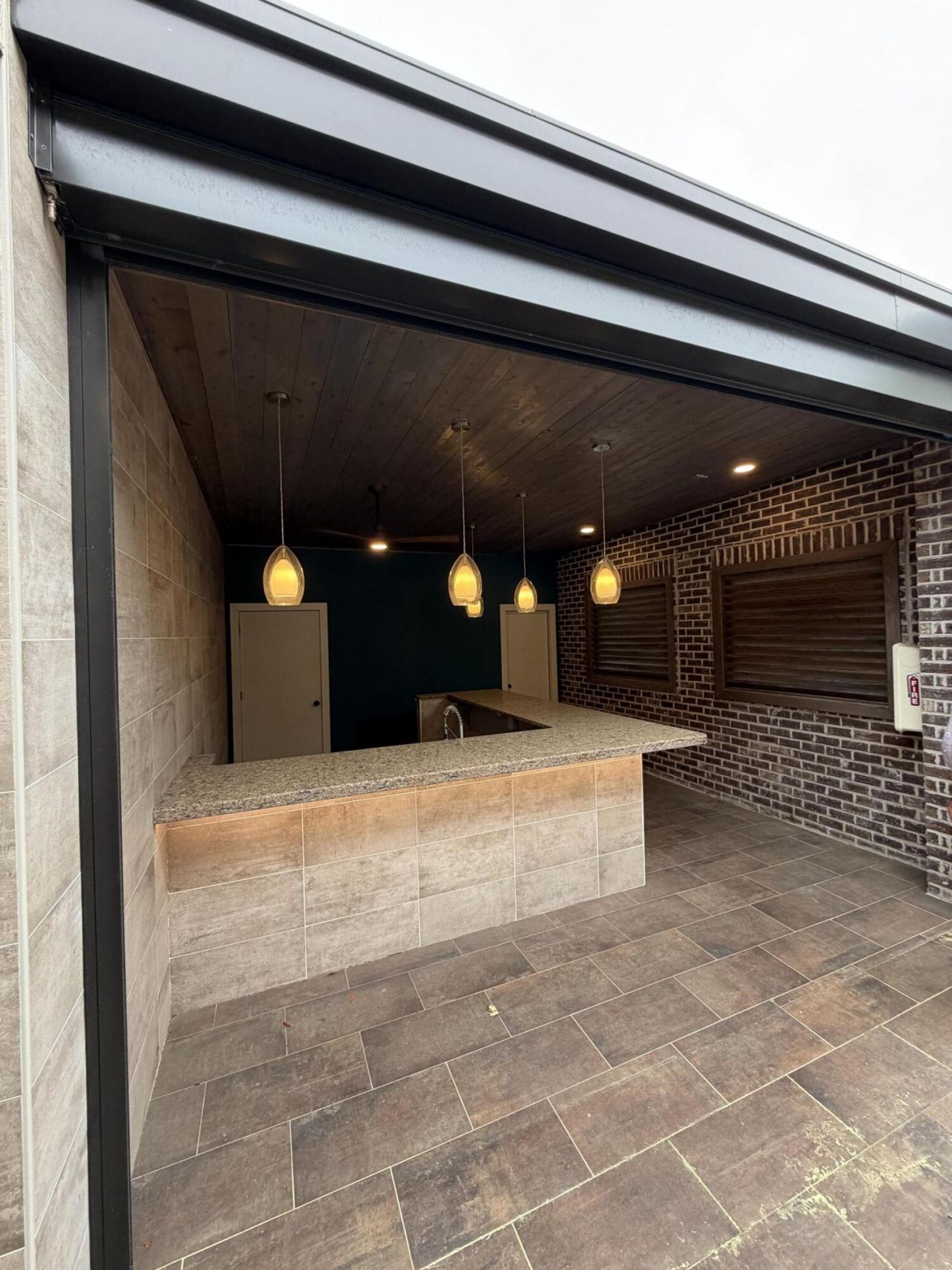 916 & 918 Front Street Photo 20