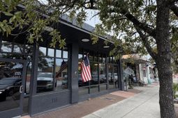 916 & 918 Front Street photo 4