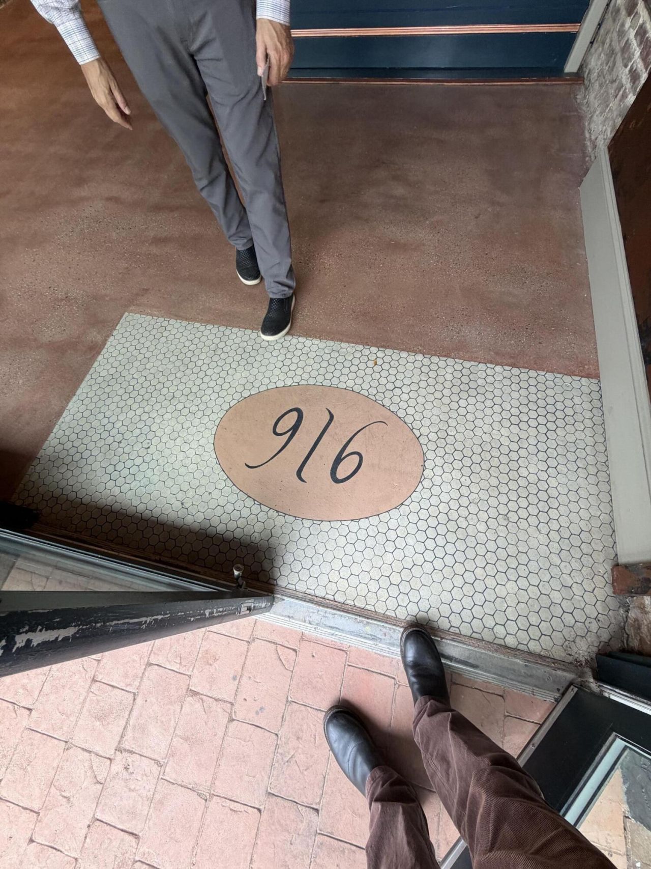 916 & 918 Front Street Photo 4