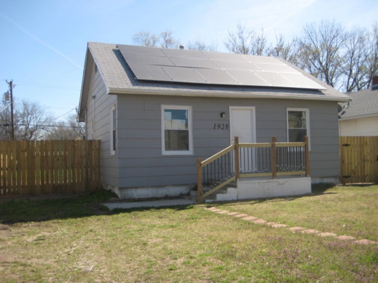 1928 S Laura Ave, Wichita, KS 67211 Main Photo
