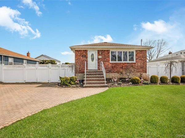 3341 Elliott Boulevard , Oceanside, NY 11572