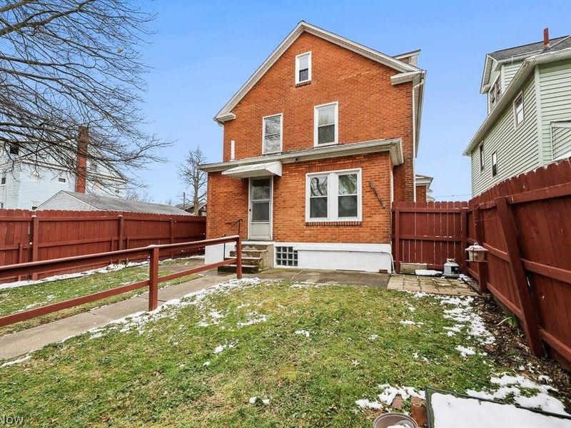 233 W Cambridge Street, Alliance, OH 44601 Photo 3